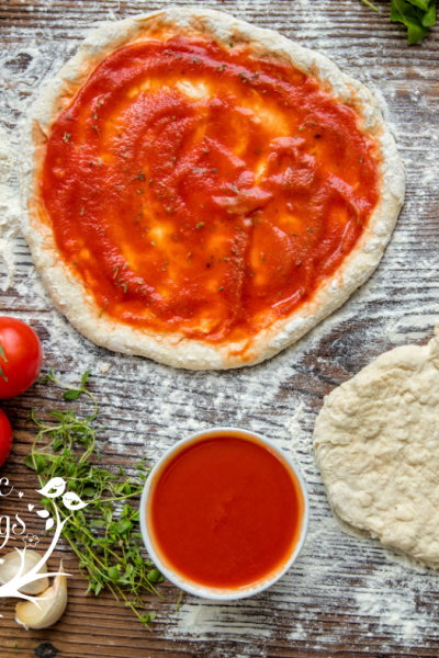 Easy low carb and gluten free Mediterranean pizza sauce